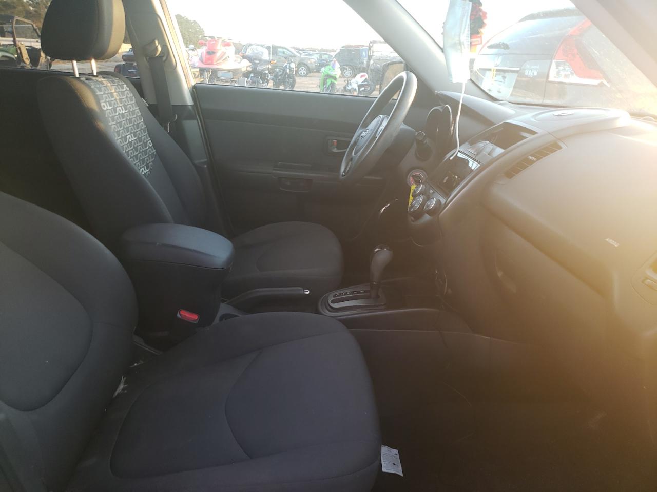 Photo 5 from auction – 2010 KIA SOUL + with VIN KNDJT2A24A7163640