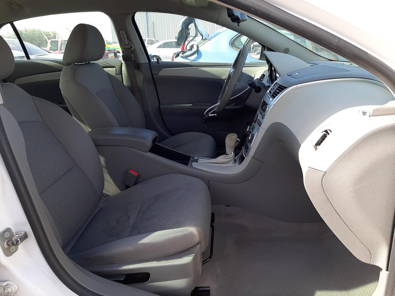 Photo 5 from auction – 2012 CHEVROLET MALIBU LS with VIN 1G1ZA5E06CF389151