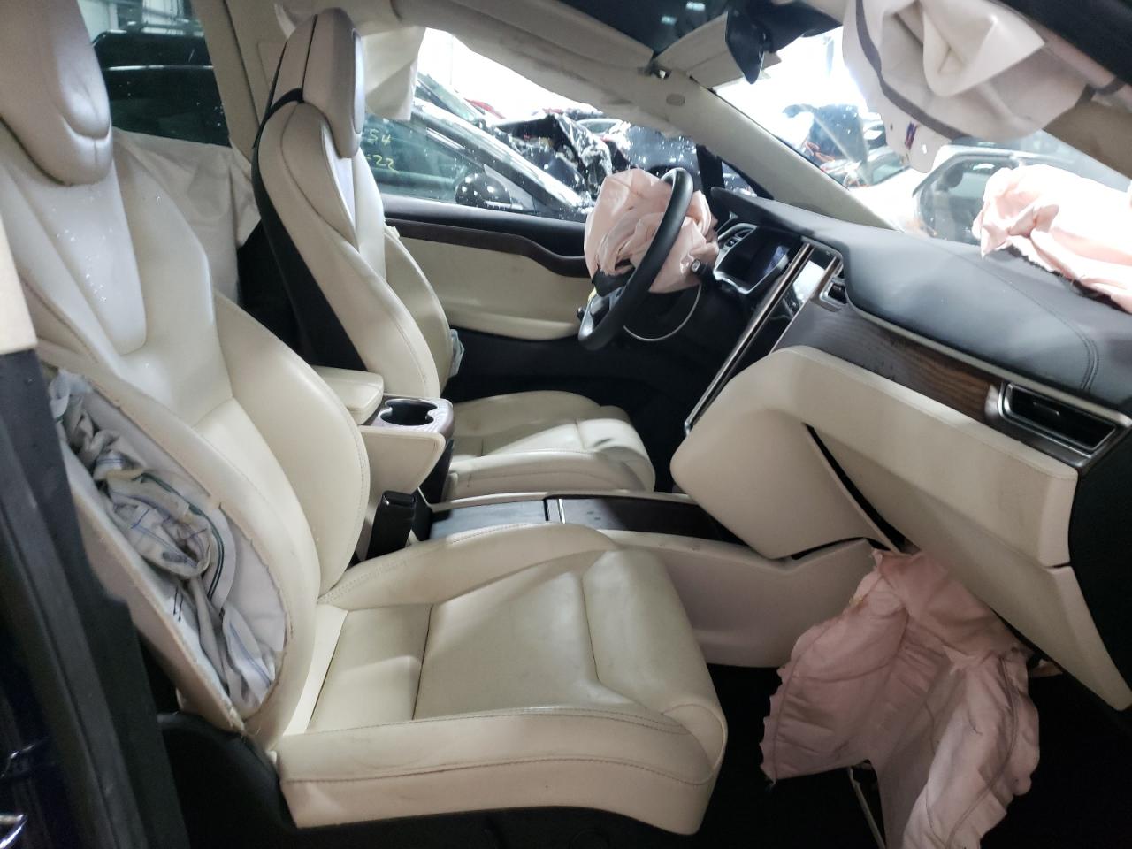 Photo 5 from auction – 2017 TESLA MODEL X with VIN 5YJXCAE20HF077244