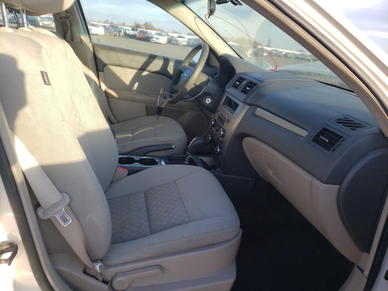 Photo 5 from auction – 2011 FORD FUSION S with VIN 3FAHP0GA9BR346084