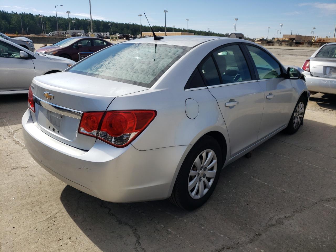 Photo 4 from auction – 2011 CHEVROLET CRUZE LS with VIN 1G1PD5SH4B7180749