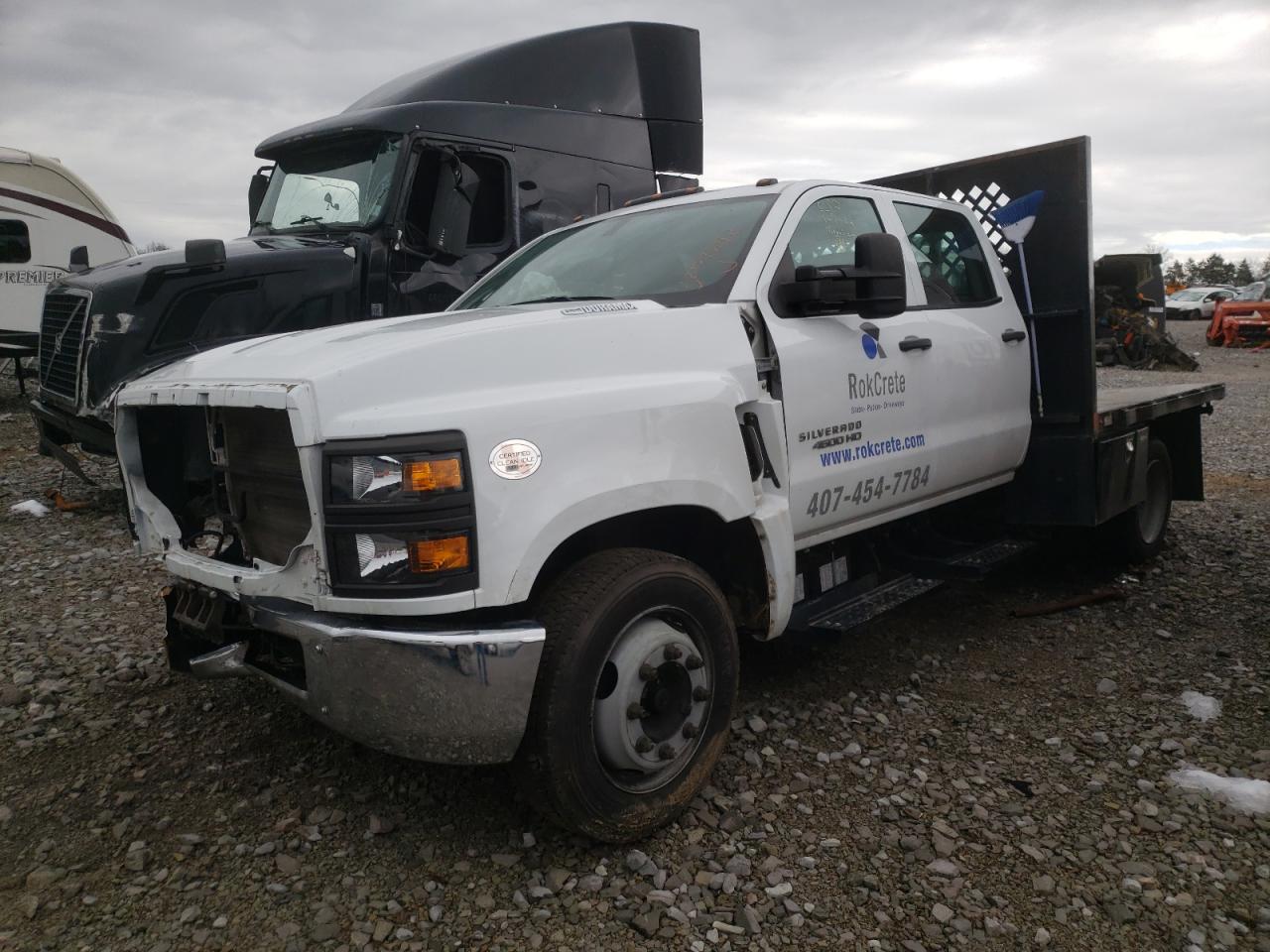 Photo 2 from auction – 2019 CHEVROLET SILVERADO with VIN 1HTKHPVK1KH382602