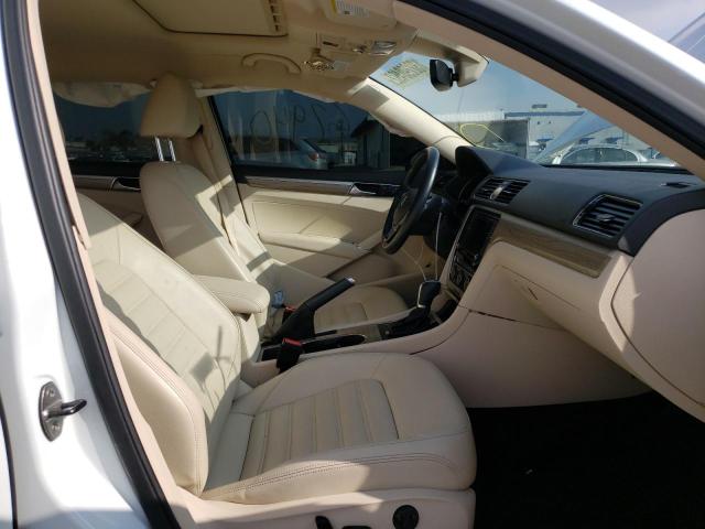 Photo 5 from auction – 2017 VOLKSWAGEN PASSAT SEL with VIN 1VWCT7A38HC056930