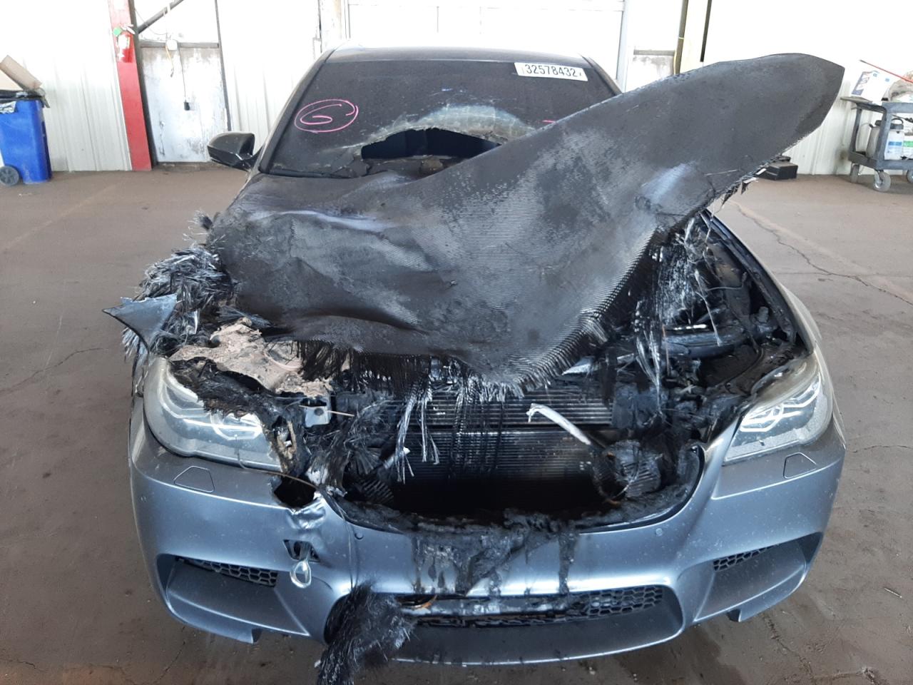 Photo 9 from auction – 2014 BMW M5 with VIN WBSFV9C5XED593110