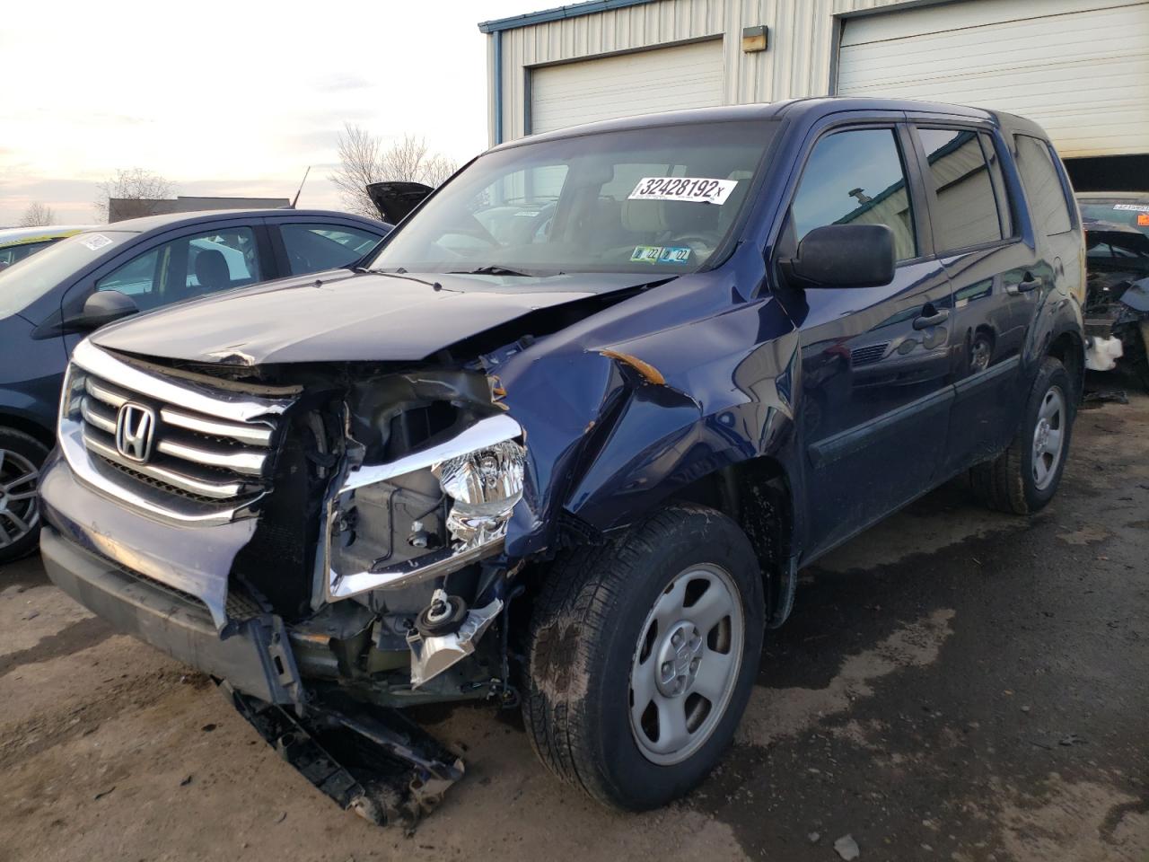 Photo 2 from auction – 2014 HONDA PILOT LX with VIN 5FNYF4H21EB047528