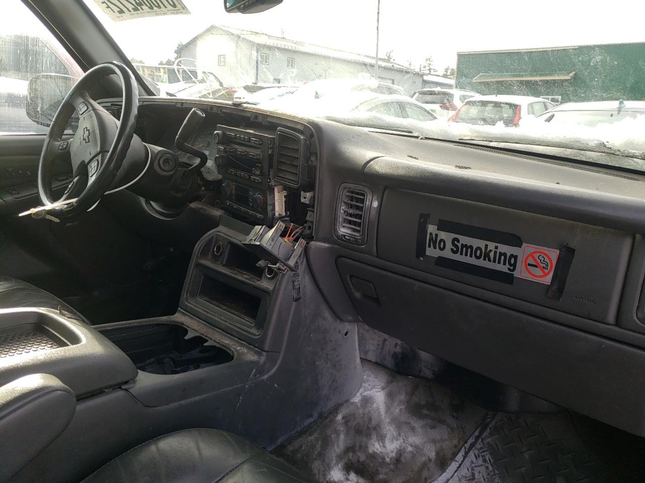 Photo 9 from auction – 2004 CHEVROLET SILVERADO with VIN 2GCEK19T041364979