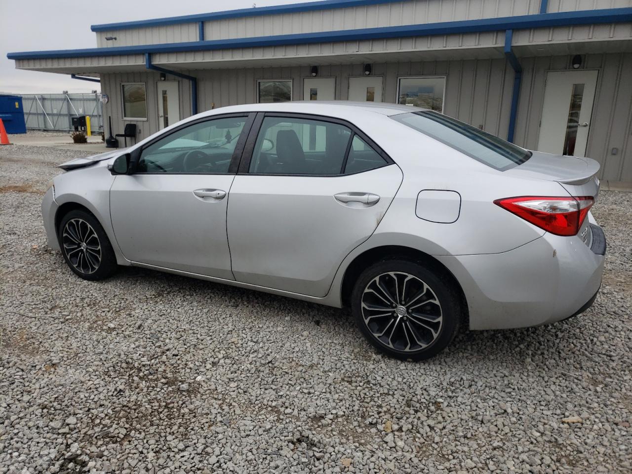 Photo 3 from auction – 2015 TOYOTA COROLLA L with VIN 5YFBURHE9FP247209