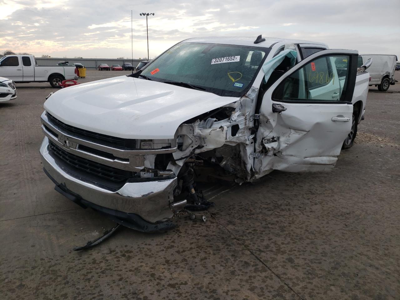 Photo 2 from auction – 2019 CHEVROLET SILVERADO with VIN 1GCPWCEDXKZ126598