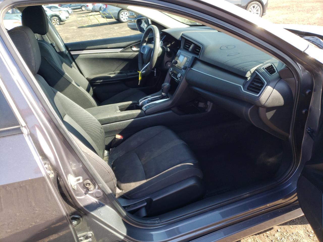 Photo 5 from auction – 2016 HONDA CIVIC LX with VIN 2HGFC2F56GH522087