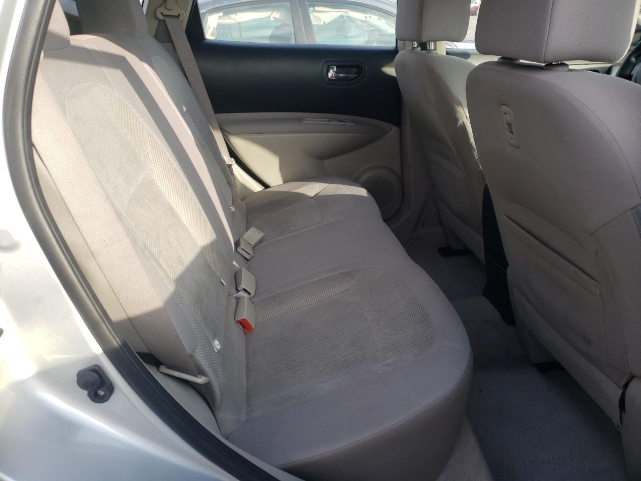Photo 6 from auction – 2013 NISSAN ROGUE S with VIN JN8AS5MT8DW033657