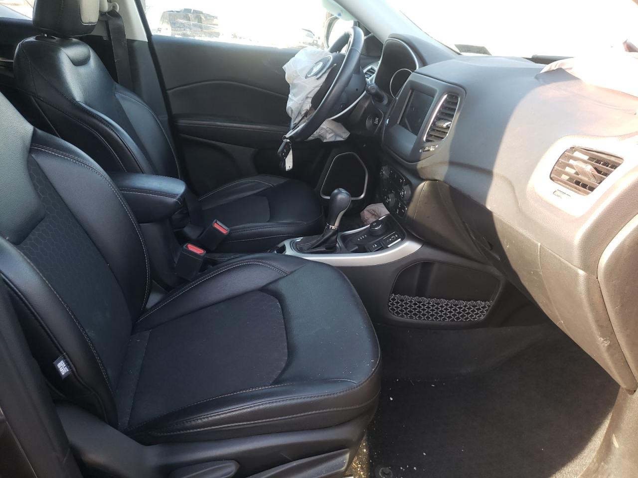صورة رقم 5 من المزاد - 2019 JEEP COMPASS LA مع VIN 3C4NJDBBXKT723630