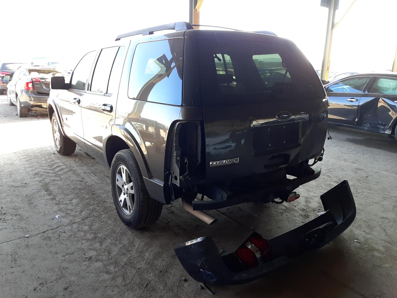 Photo 3 from auction – 2008 FORD EXPLORER X with VIN 1FMEU63E58UB36807