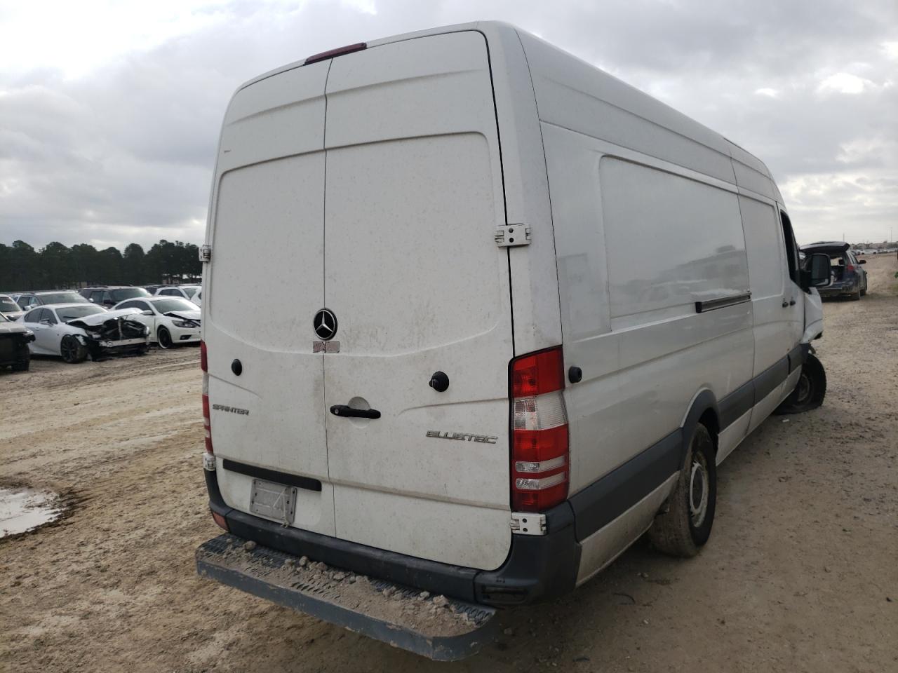 Photo 4 from auction – 2015 MERCEDES-BENZ SPRINTER 2 with VIN WD3PE8DC8F5993577