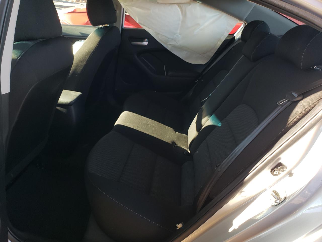 Photo 6 from auction – 2017 KIA FORTE LX with VIN 3KPFK4A78HE088466