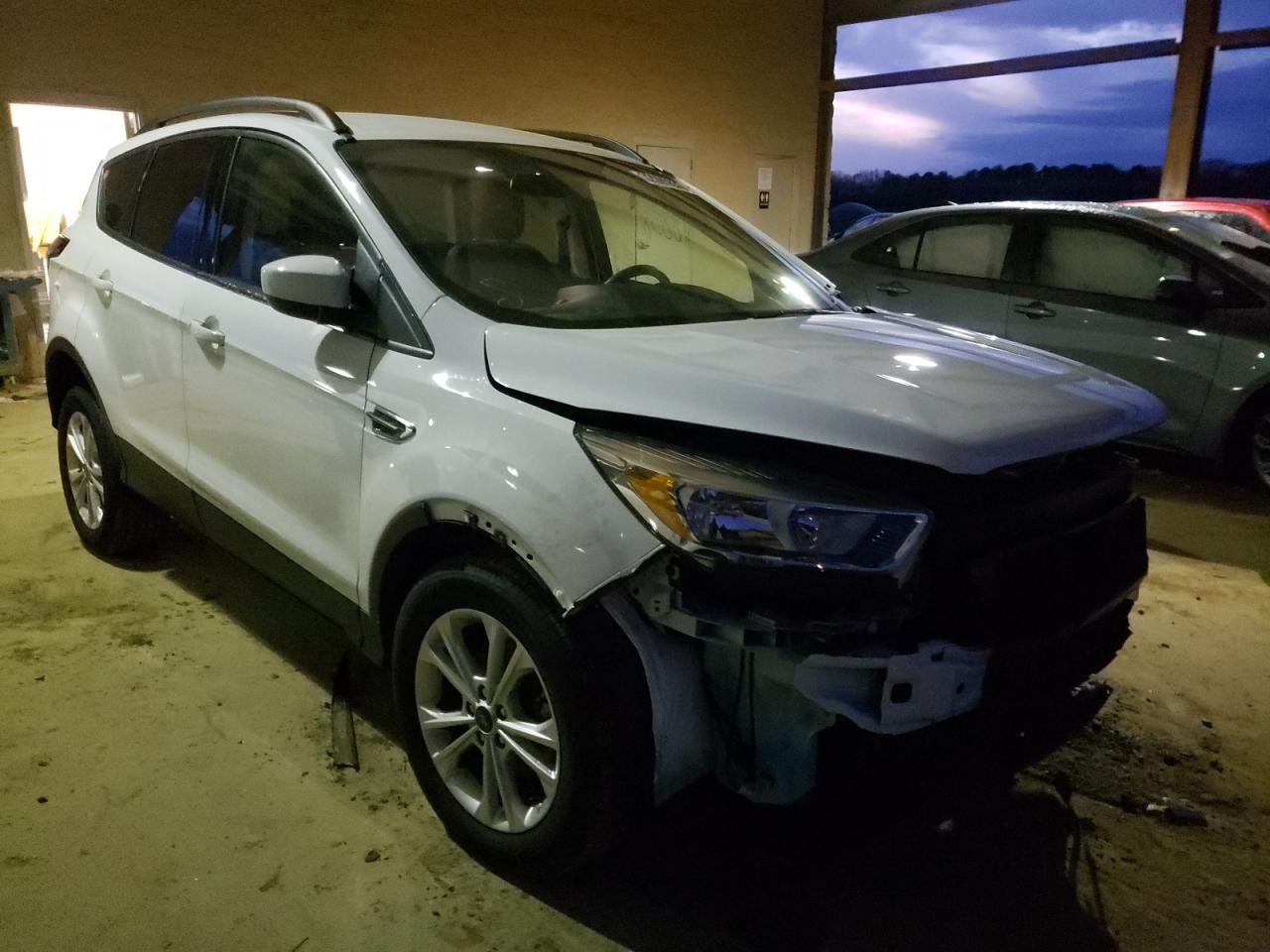 FORD ESCAPE SE 2018 with VIN 1FMCU0GD4JUC26882 - Photo from auction