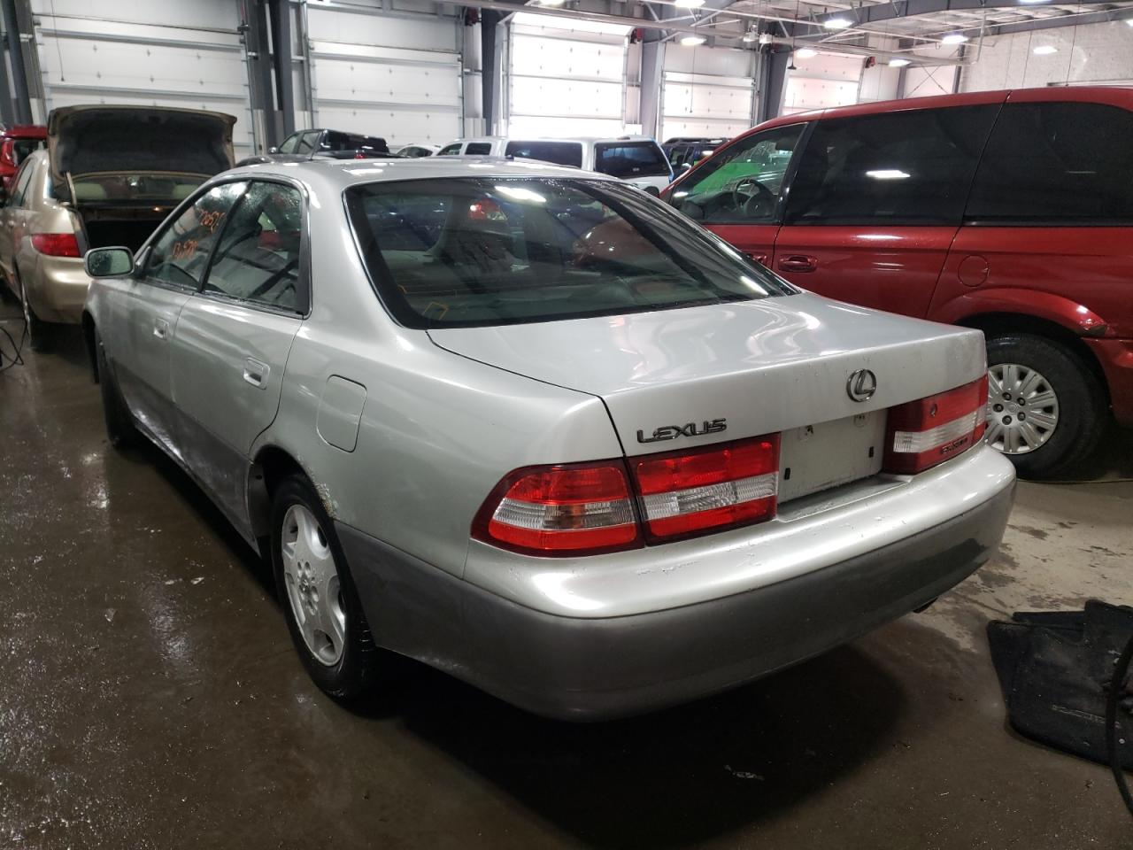 Foto 3 de la subasta – 2000 LEXUS ES 300 con VIN JT8BF28G9Y0286686