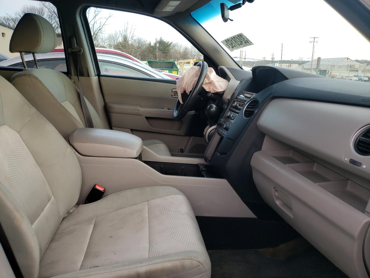 Photo 5 from auction – 2014 HONDA PILOT LX with VIN 5FNYF4H21EB047528