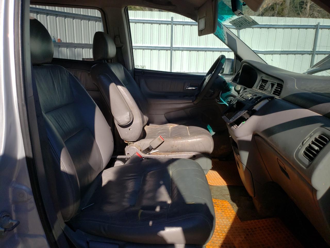 Photo 5 from auction – 2003 HONDA ODYSSEY EX with VIN 5FNRL18933B159575