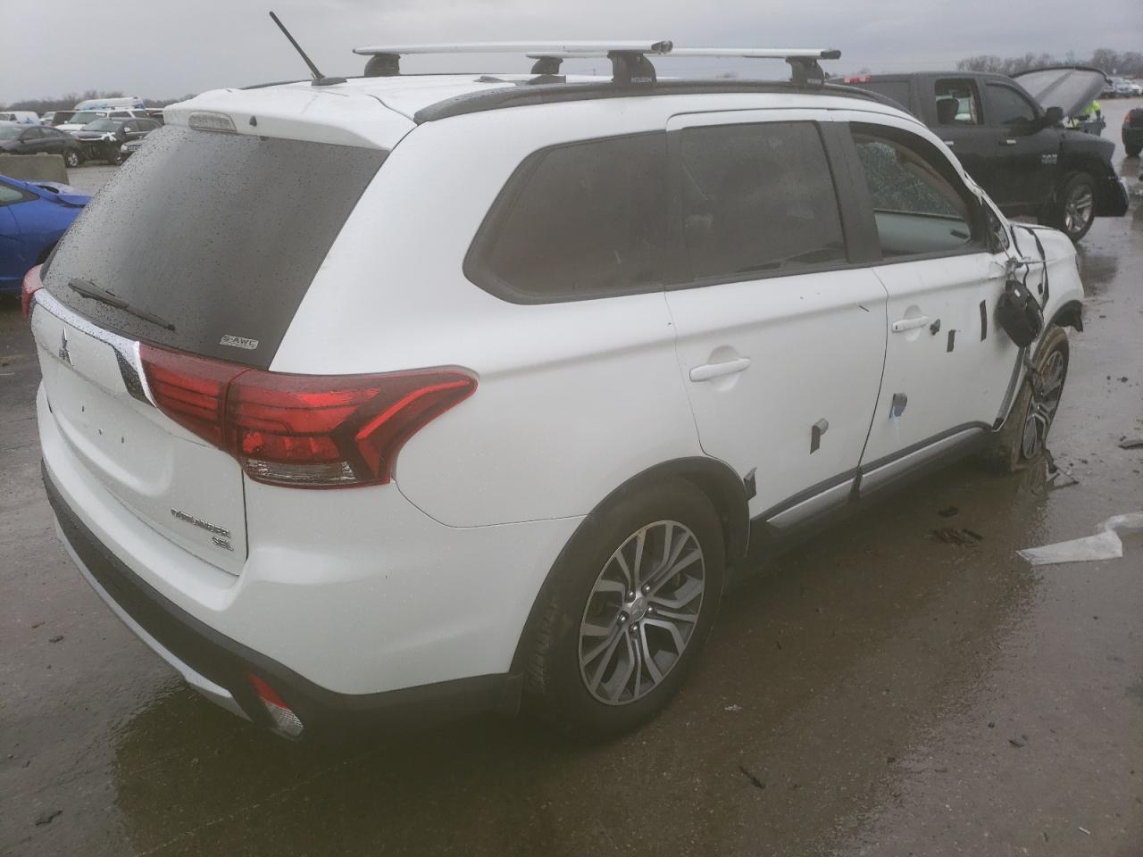 Photo 4 from auction – 2016 MITSUBISHI OUTLANDER with VIN JA4AZ3A39GZ061593