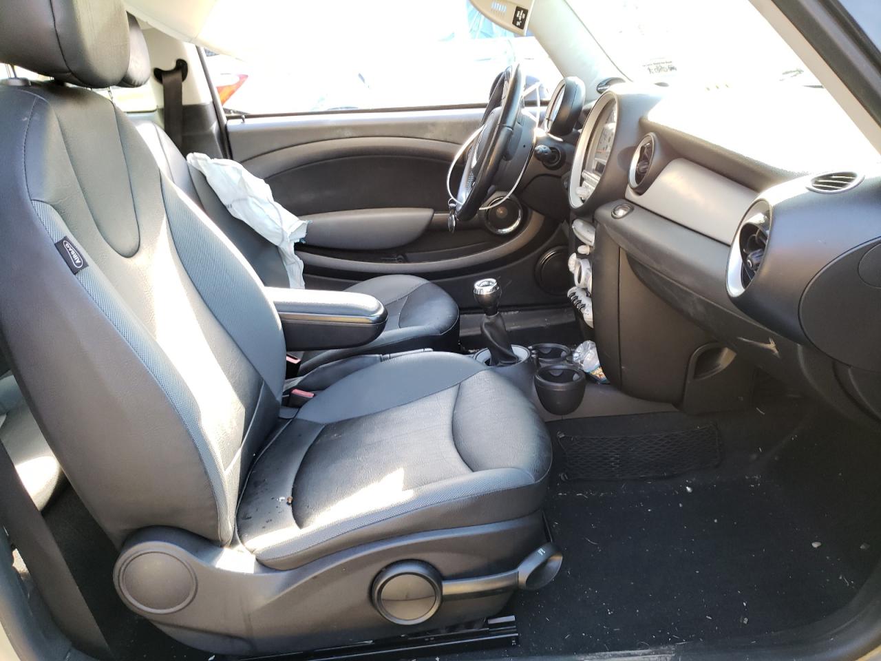 Photo 5 from auction – 2010 MINI COOPER with VIN WMWMF3C50ATU78814