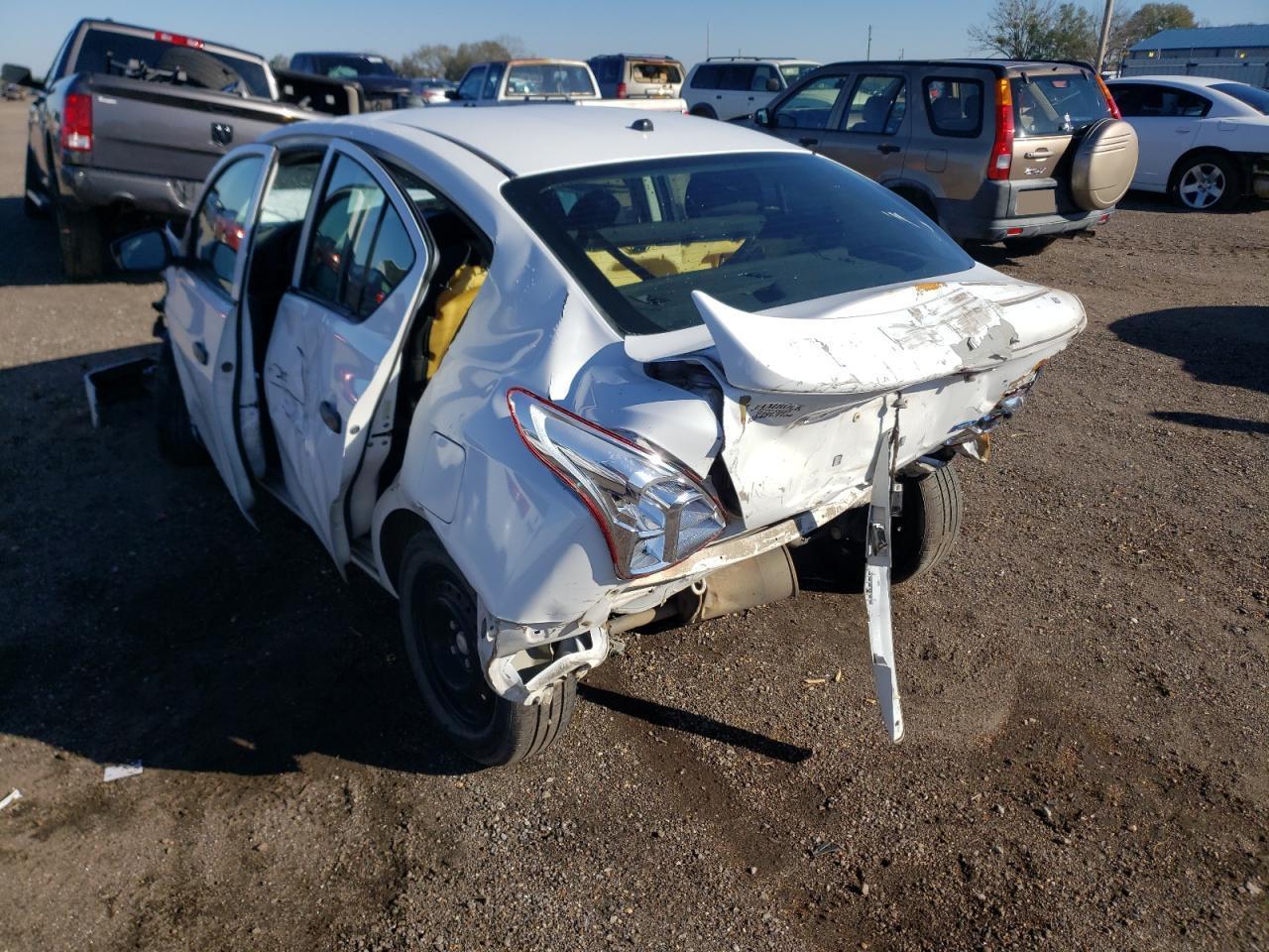 Photo 3 from auction – 2016 NISSAN VERSA S with VIN 3N1CN7AP3GL864320