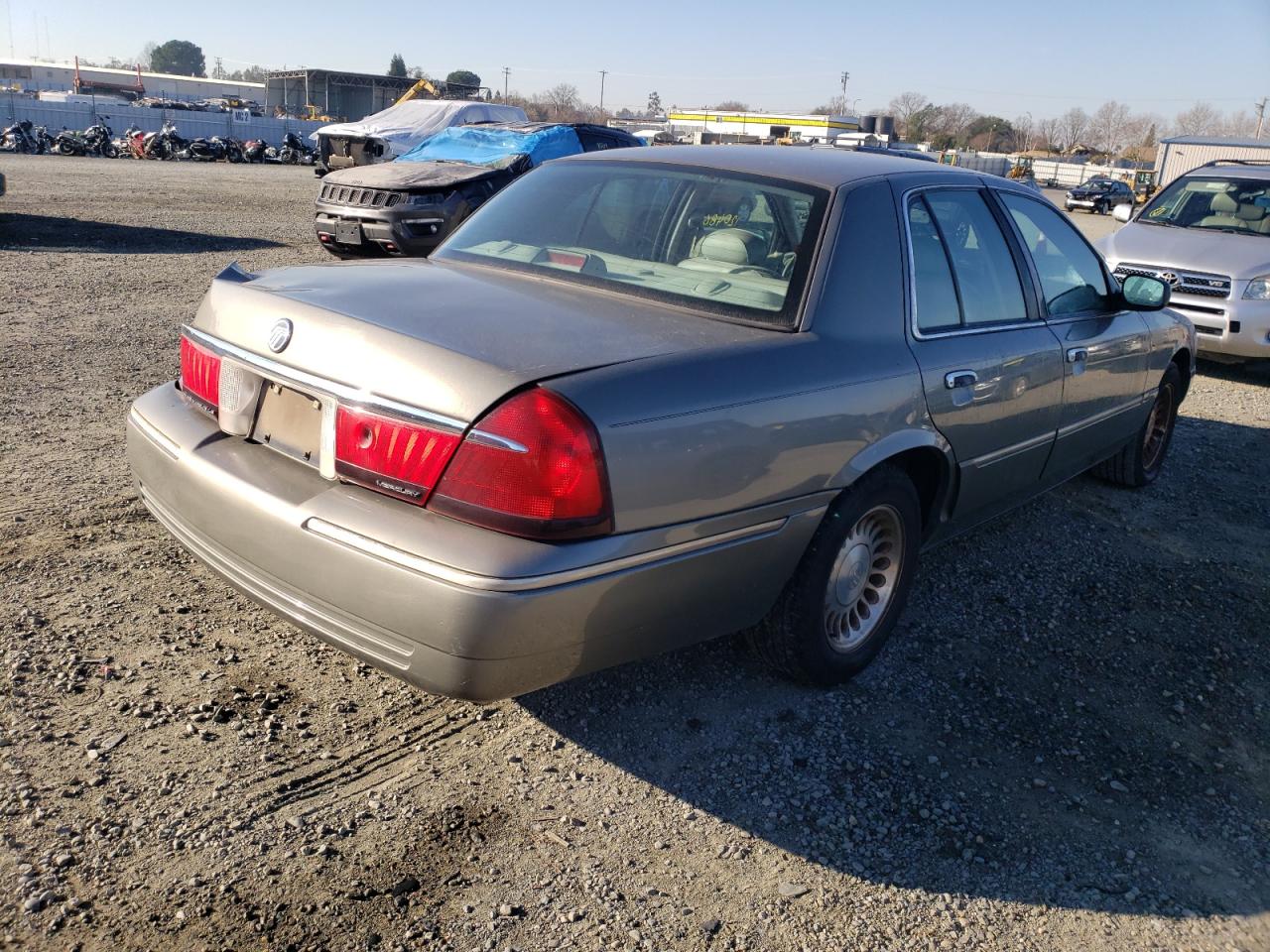 Photo 4 from auction – 2002 MERCURY GRAND MARQ with VIN 2MEFM75W72X653965
