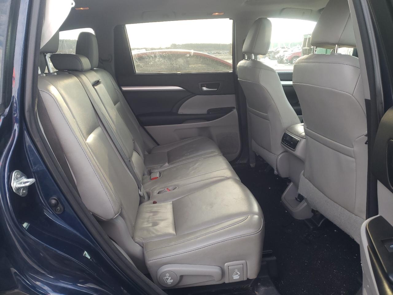 Photo 6 from auction – 2016 TOYOTA HIGHLANDER with VIN 5TDJKRFH2GS277756