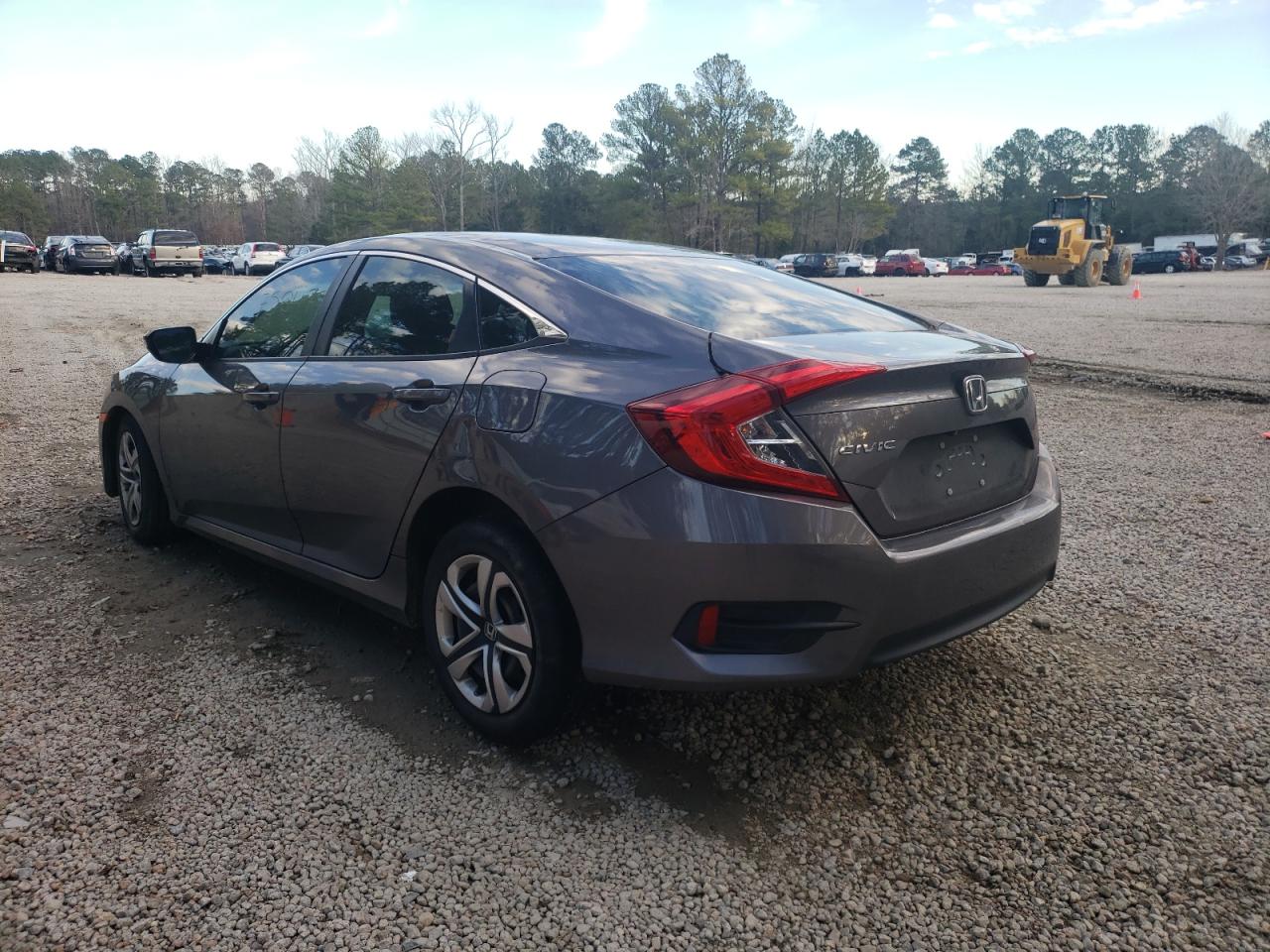 Photo 3 from auction – 2017 HONDA CIVIC LX with VIN 19XFC2F54HE043694