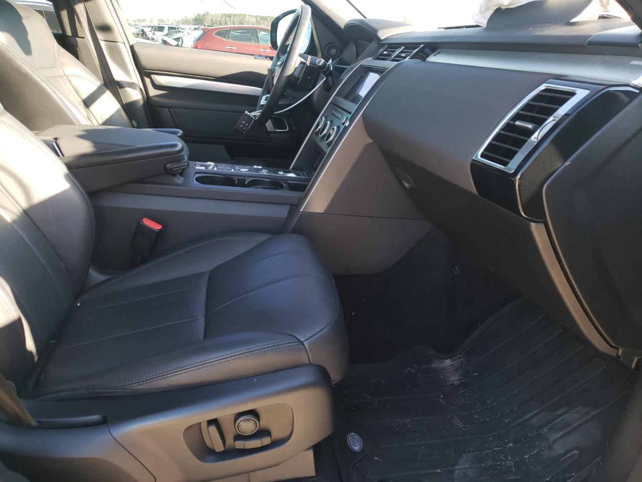 Photo 5 from auction – 2020 LAND ROVER DISCOVERY with VIN SALRU2RV7L2414982
