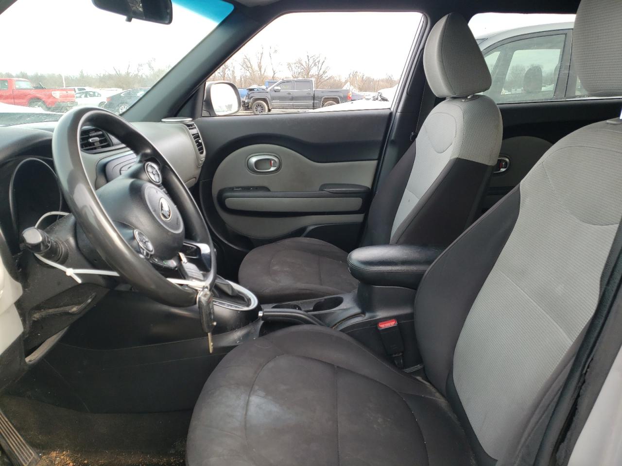 Photo 5 from auction – 2016 KIA SOUL with VIN KNDJN2A27G7827352