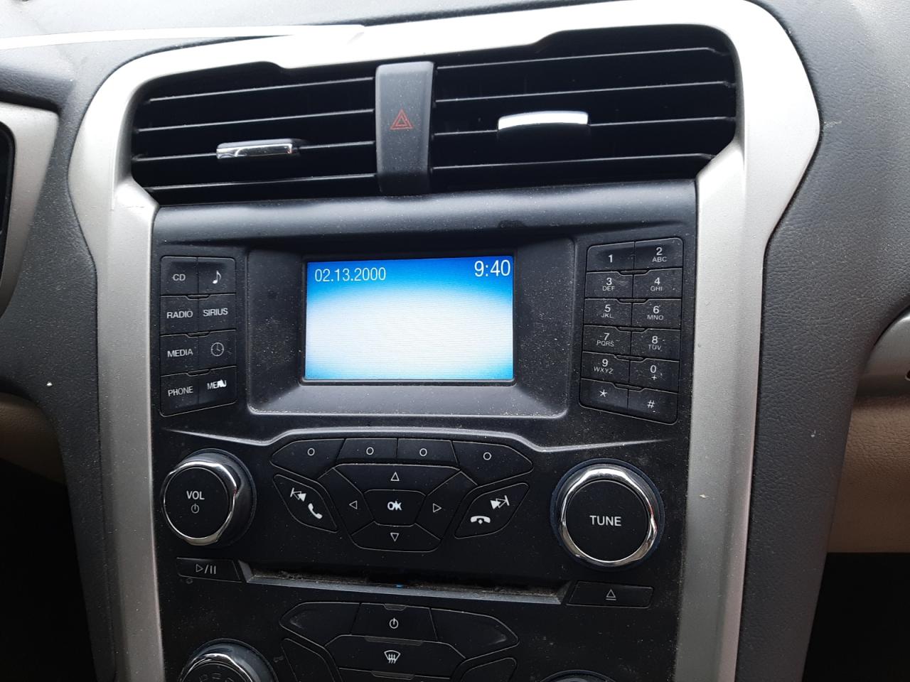 Photo 9 from auction – 2014 FORD FUSION SE with VIN 3FA6P0H94ER214804