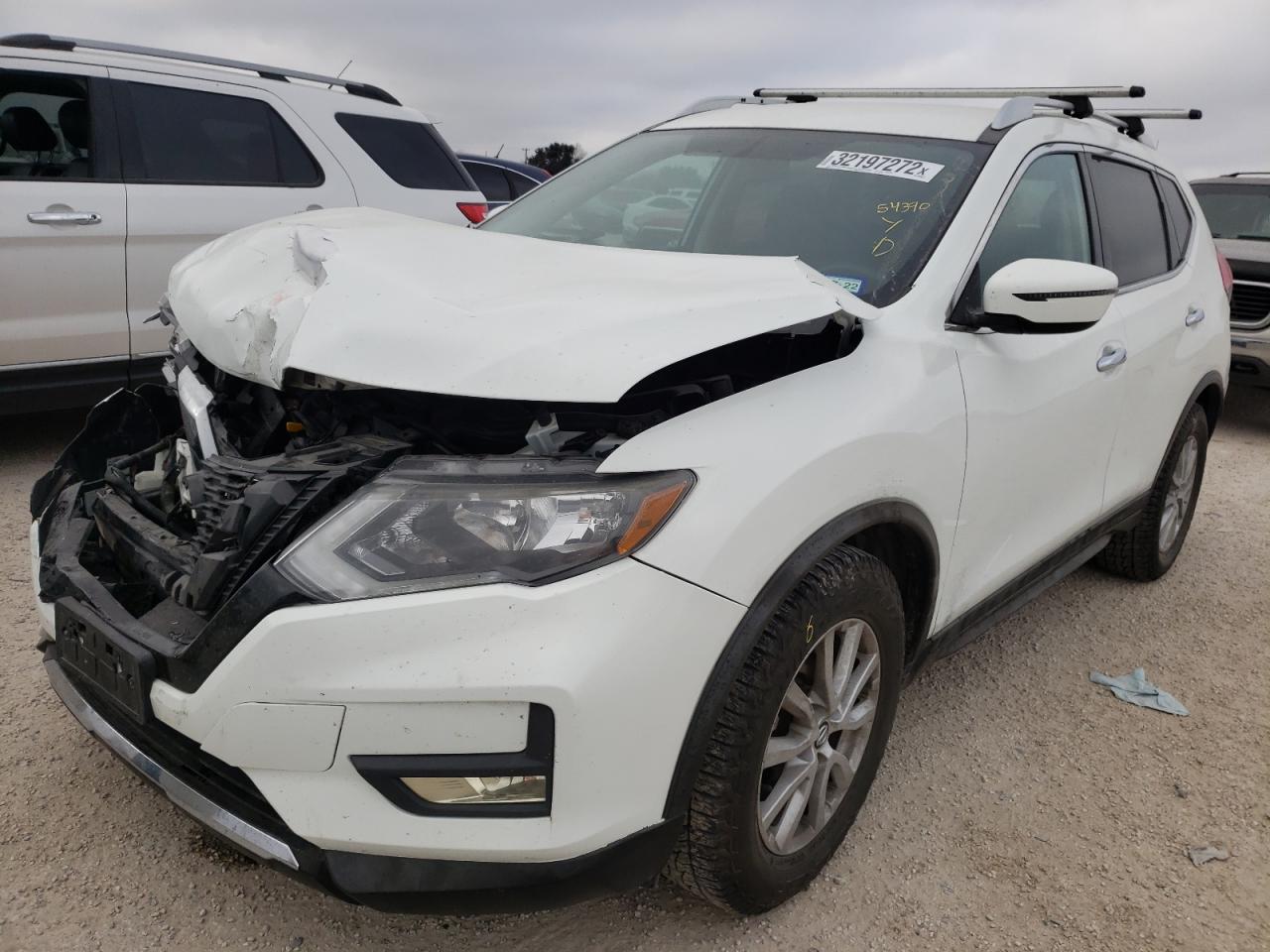 Photo 2 from auction – 2017 NISSAN ROGUE S with VIN KNMAT2MT0HP561670