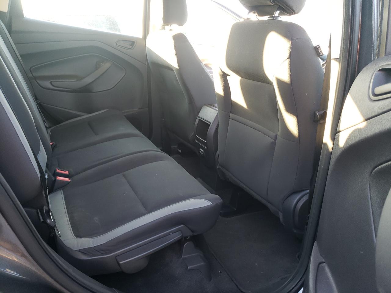 Photo 6 from auction – 2015 FORD ESCAPE S with VIN 1FMCU0F79FUB56539
