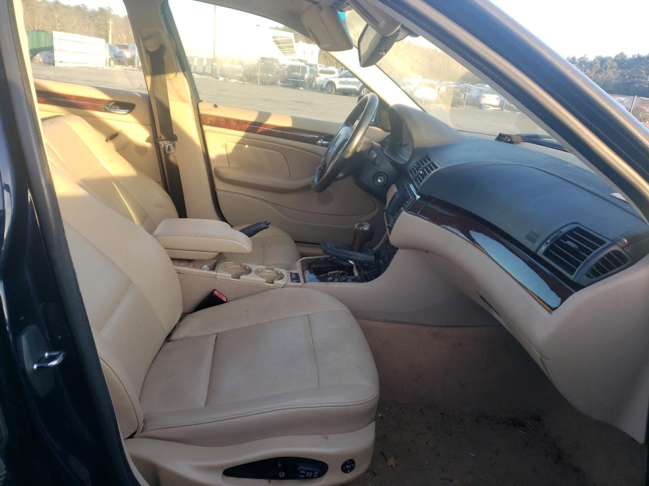 Photo 5 from auction – 2005 BMW 325 XI with VIN WBAEU33475PR19273
