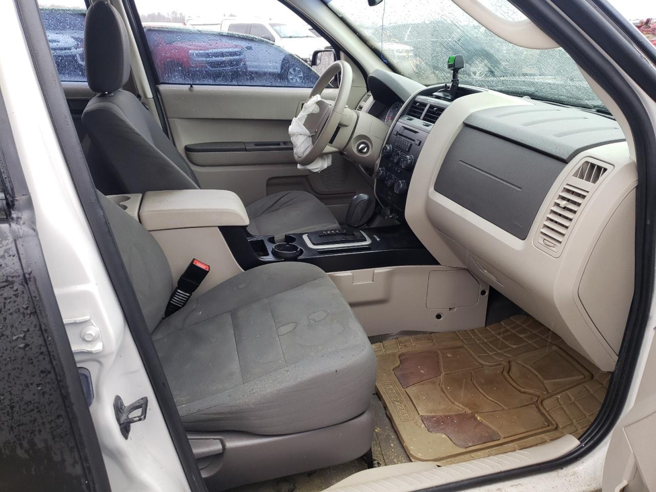 Photo 5 from auction – 2012 FORD ESCAPE XLS with VIN 1FMCU0C71CKB10912