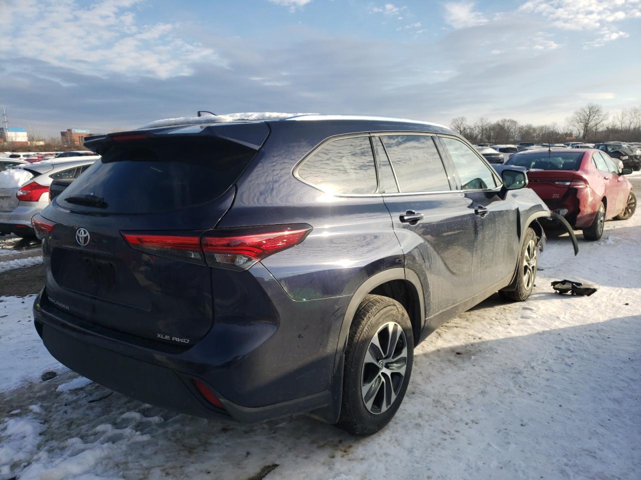 Photo 4 from auction – 2020 TOYOTA HIGHLANDER with VIN 5TDGZRBH4LS045553
