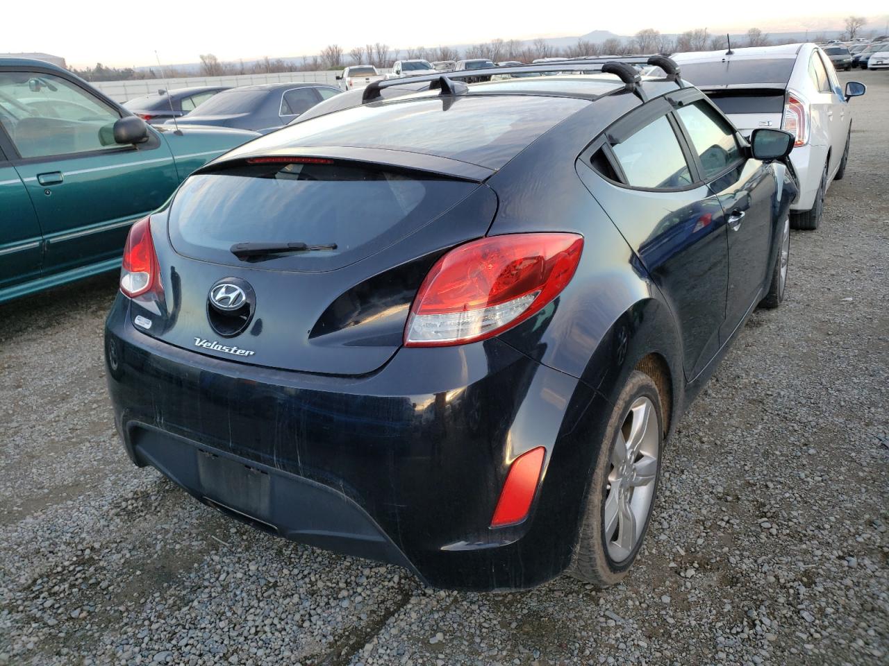 Photo 4 from auction – 2012 HYUNDAI VELOSTER with VIN KMHTC6AD8CU025052