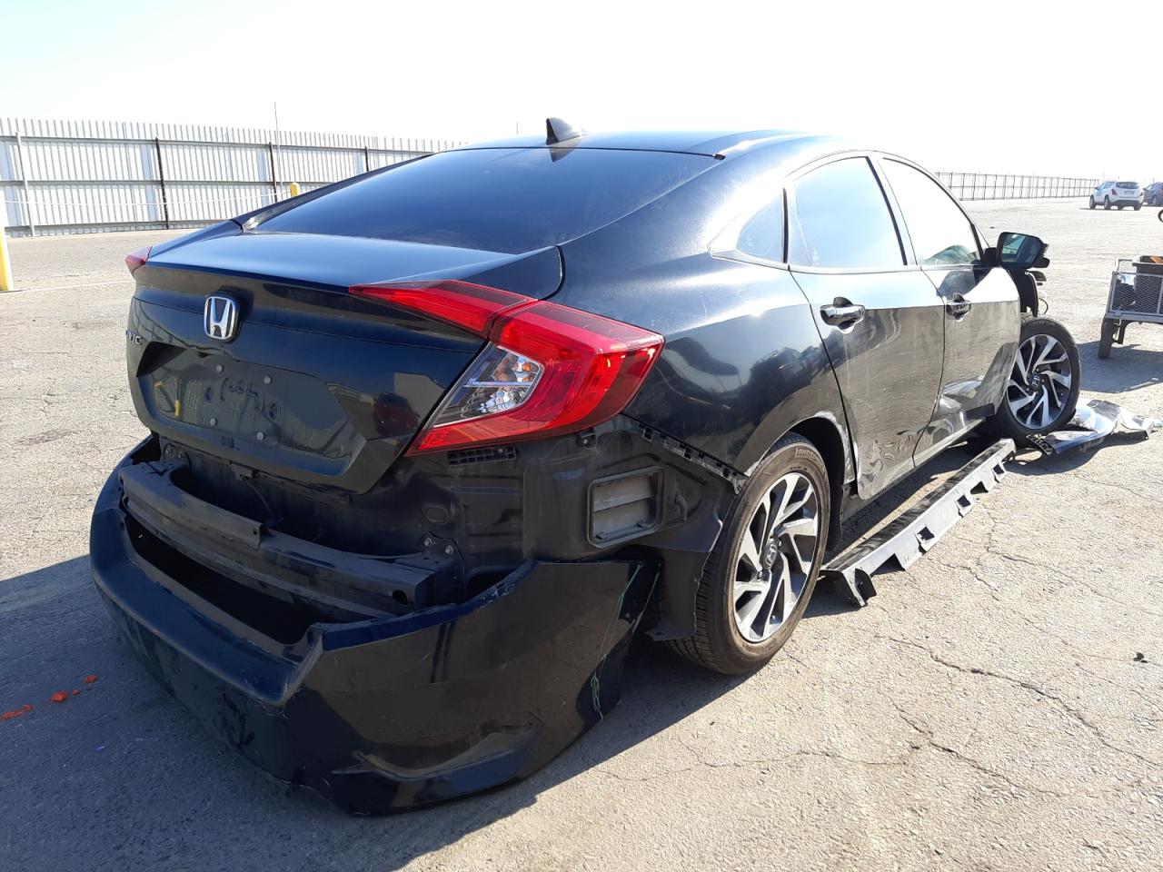 Photo 4 from auction – 2018 HONDA CIVIC EX with VIN 2HGFC2F7XJH574184