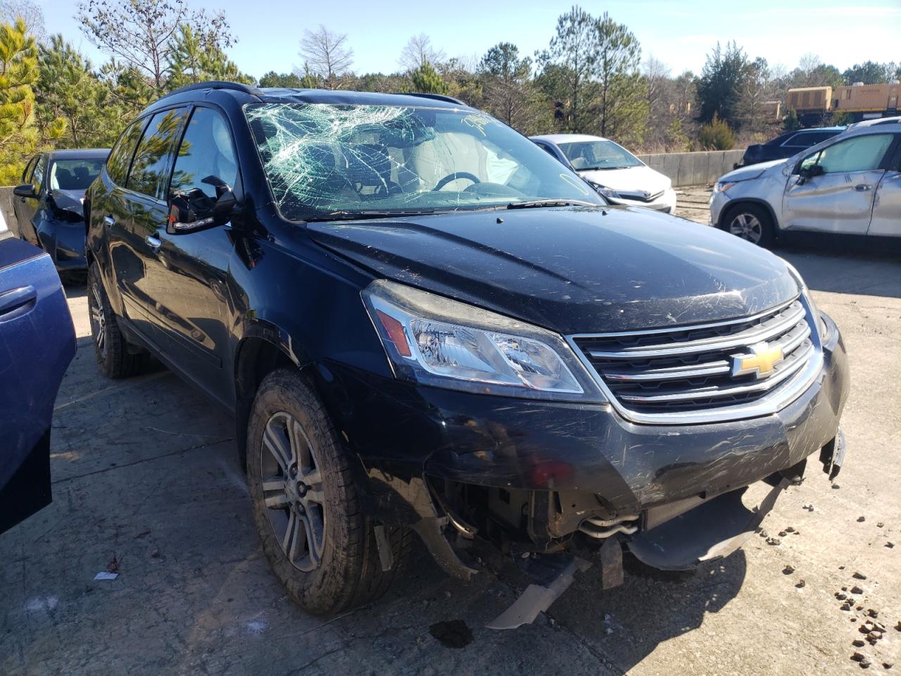 Photo 1 from auction – 2017 CHEVROLET TRAVERSE L with VIN 1GNKRHKD5HJ131743