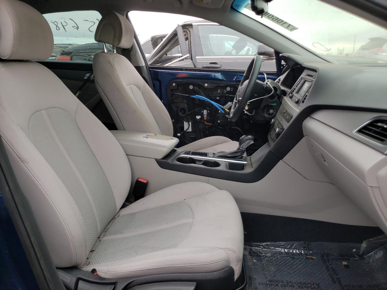 Photo 5 from auction – 2015 HYUNDAI SONATA SE with VIN 5NPE24AF3FH211666