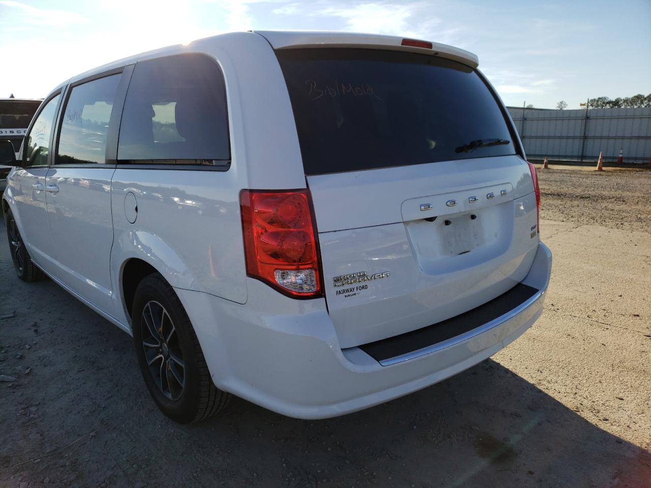 Photo 3 from auction – 2018 DODGE GRAND CARA with VIN 2C4RDGEG7JR243161