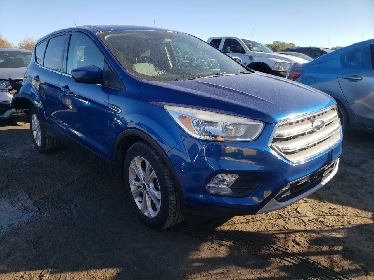 FORD ESCAPE SE 2017 with VIN 1FMCU0GD5HUC84638 - Photo from auction