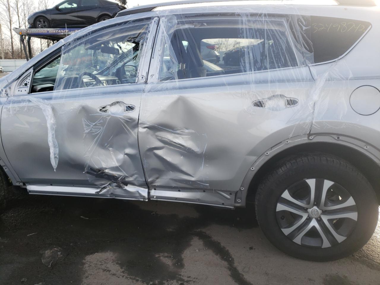 Zdjęcie 9 z aukcji – 2017 TOYOTA RAV4 LE z VIN 2T3BFREV8HW676090