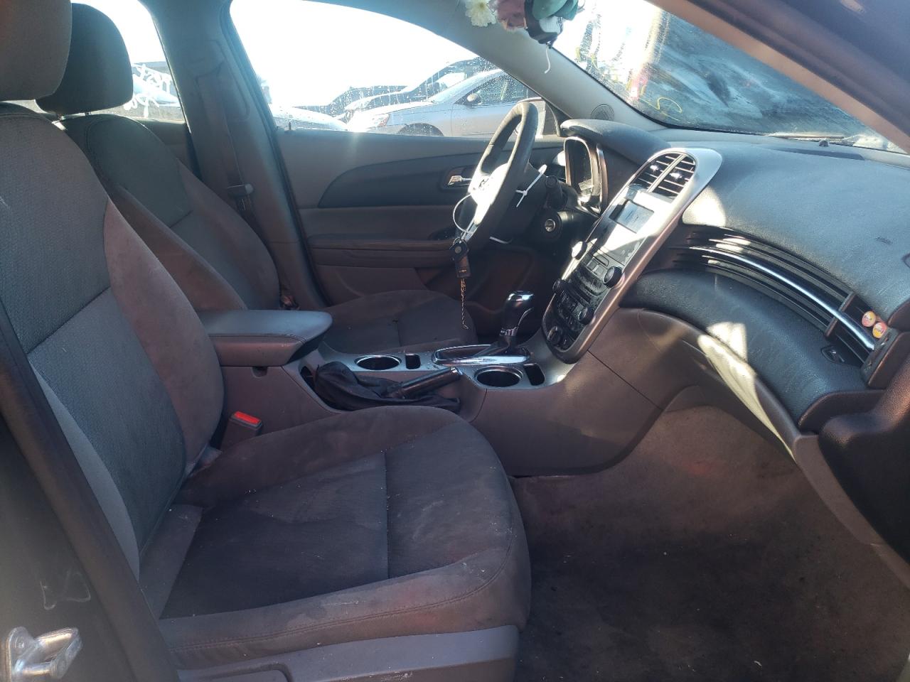 Photo 5 from auction – 2015 CHEVROLET MALIBU LS with VIN 1G11B5SL1FF242409