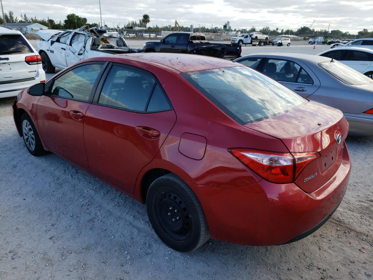 Photo 3 from auction – 2017 TOYOTA COROLLA L with VIN 2T1BURHEXHC933536