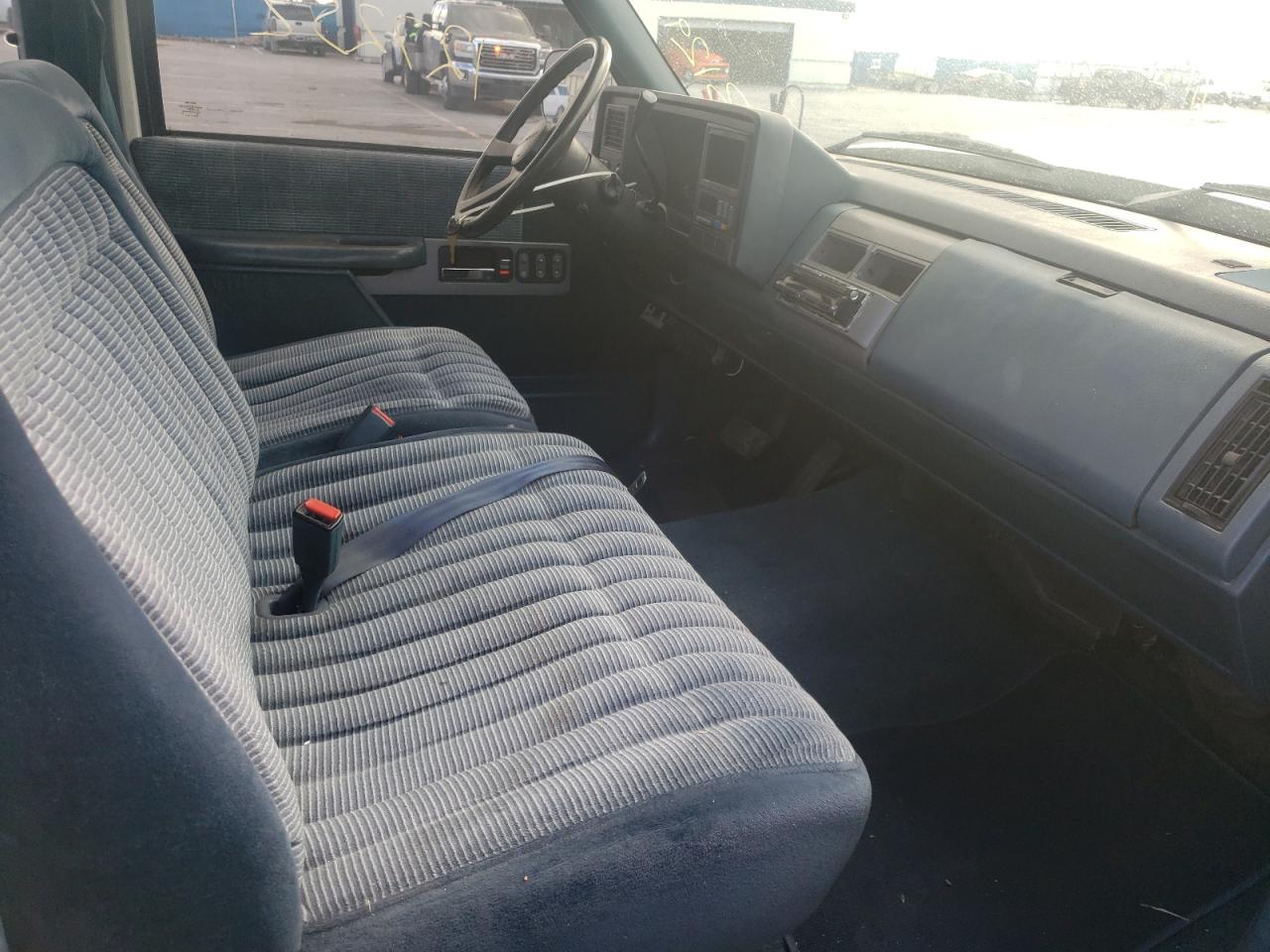 Photo 5 from auction – 1990 CHEVROLET GMT-400 C1 with VIN 2GCEC19K3L1220720