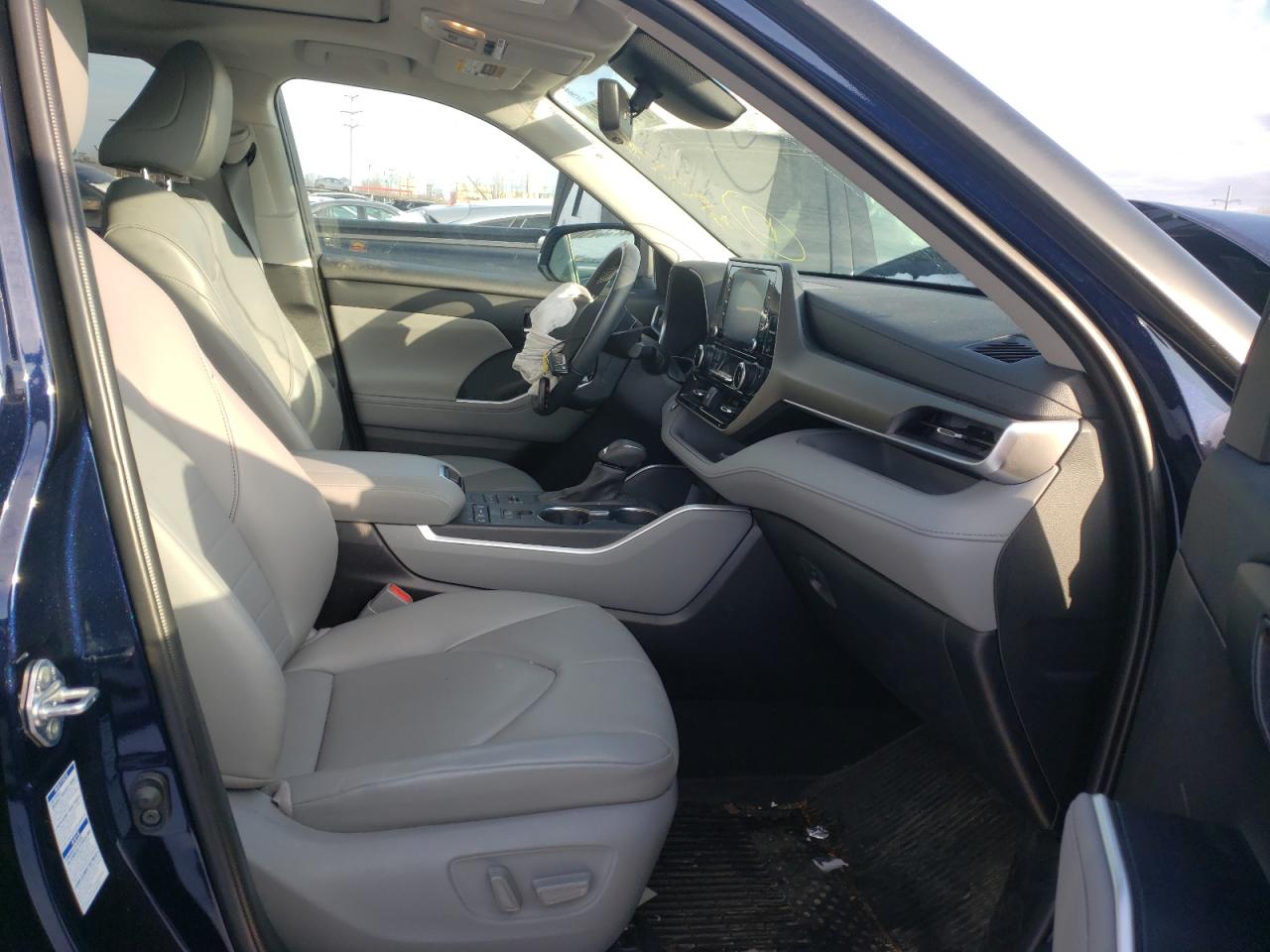 Photo 5 from auction – 2020 TOYOTA HIGHLANDER with VIN 5TDGZRBH4LS045553
