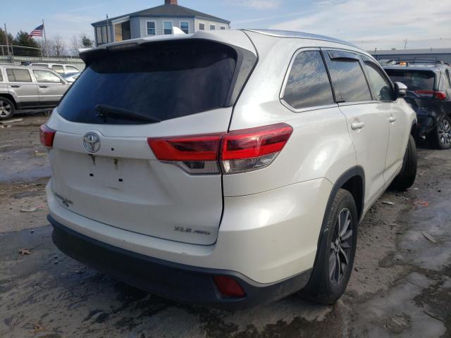Photo 4 from auction – 2017 TOYOTA HIGHLANDER with VIN 5TDJZRFH9HS514398