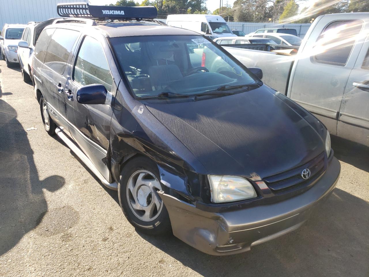 Photo 1 from auction – 2001 TOYOTA SIENNA with VIN 4T3ZF13C91U384021