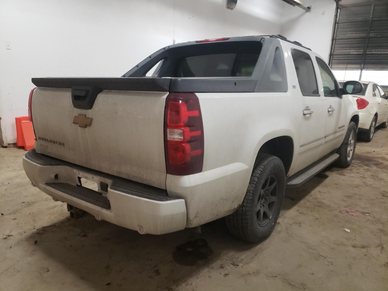 Photo 4 from auction – 2012 CHEVROLET AVALANCHE with VIN 3GNTKGE70CG181548
